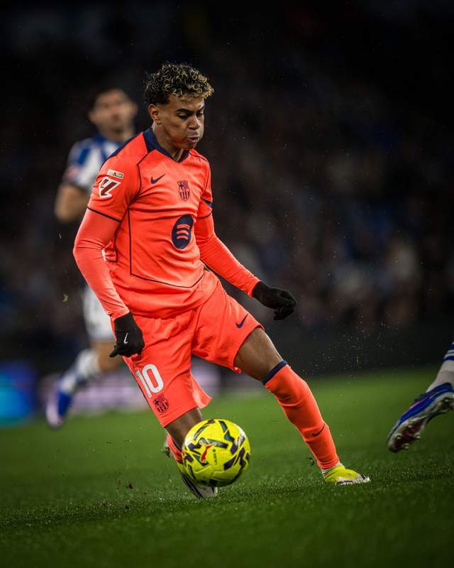 1-2！亚马尔助攻难救主，巴萨9连胜戛然而止，皇马重燃希望